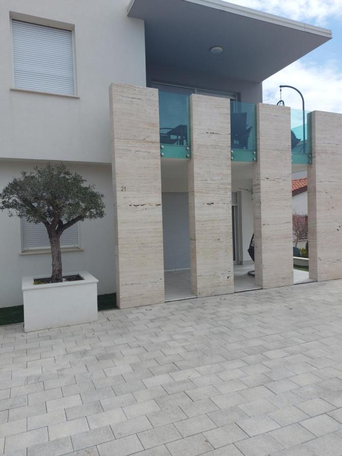 Apartments 4You Vir Exterior photo