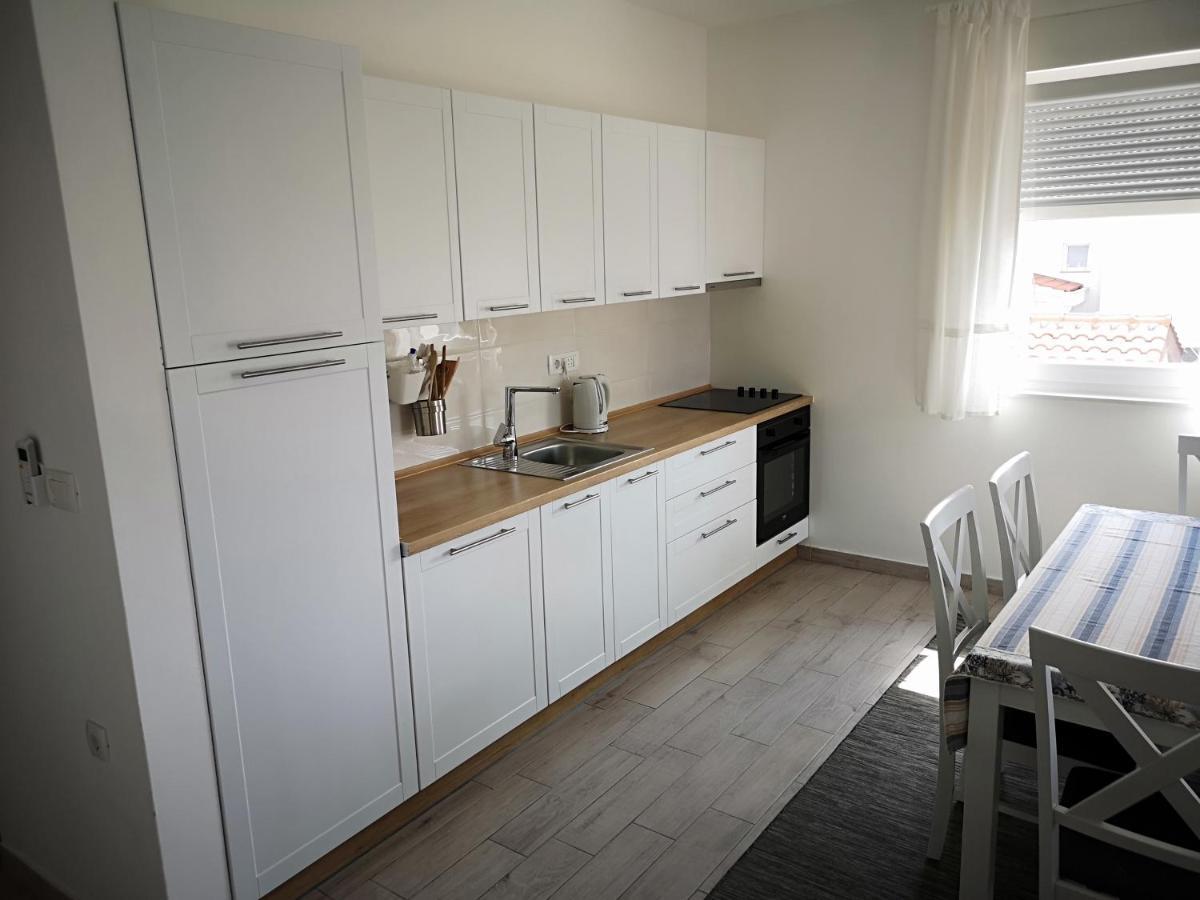 Apartments 4You Vir Exterior photo